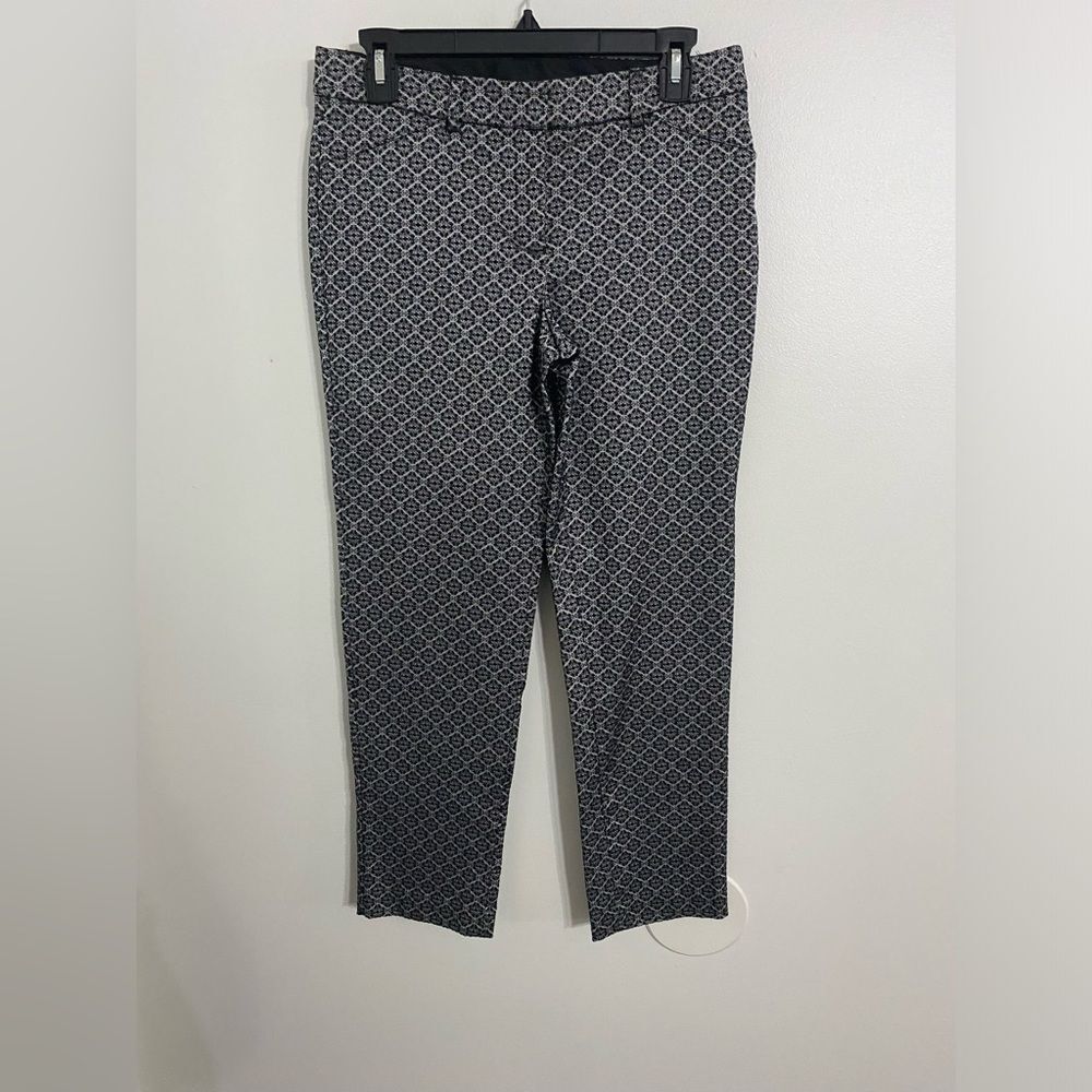 Valarie Stevens Black and Gray Cropped pants Size 6